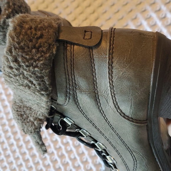 *Lowered Price, Peeling - Picture 8 of 9